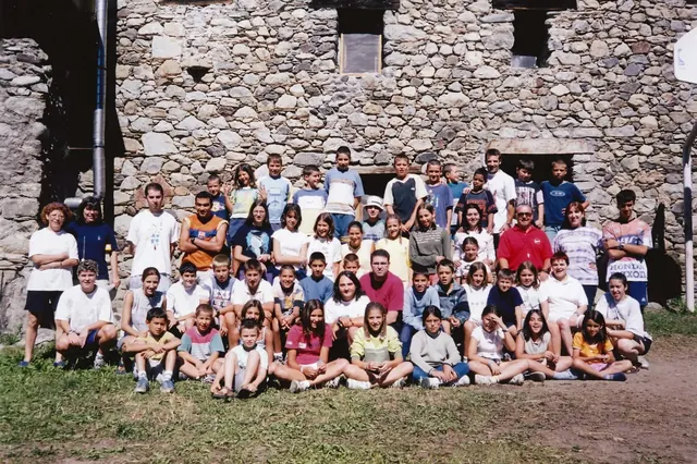 La casa de colònies Borda Vidal, en una foto de les colònies del 2001